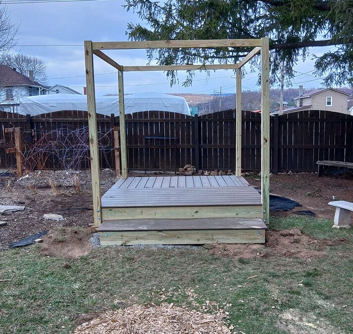 Midyard-Deck-with-frame